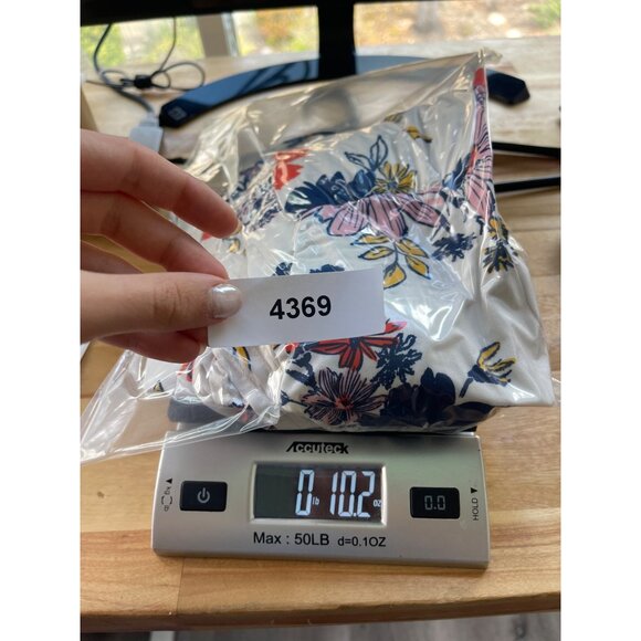 Old Navy Floral Summer Fit and Flare Dress Sz M Swing Pleated Feminine Colorful - Picture 8 of 8